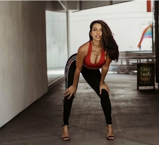 Vida Guerra feet photo thumbnail