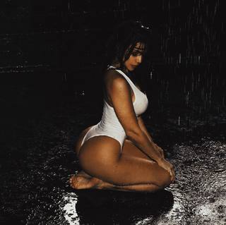 Vida Guerra feet photo thumbnail