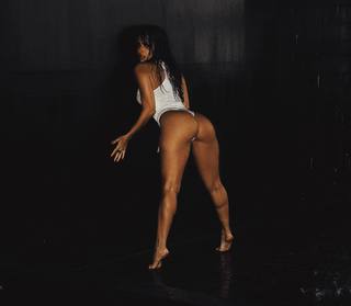 Vida Guerra feet photo thumbnail