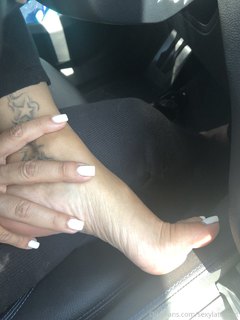 Vida Guerra feet photo thumbnail