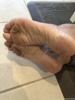 Vida Guerra feet photo thumbnail