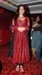 Vidya Balan feet photo thumbnail