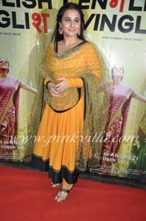 Vidya Balan feet photo thumbnail