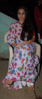 Vidya Balan feet photo thumbnail