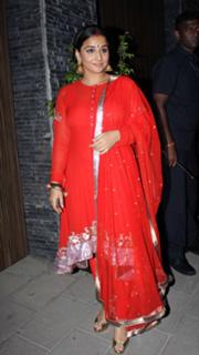 Vidya Balan feet photo thumbnail