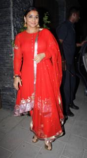 Vidya Balan feet photo thumbnail