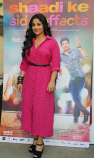 Vidya Balan feet photo thumbnail
