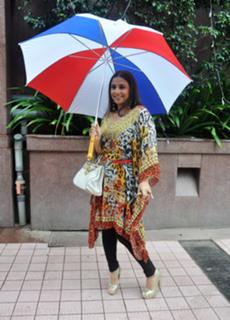 Vidya Balan feet photo thumbnail