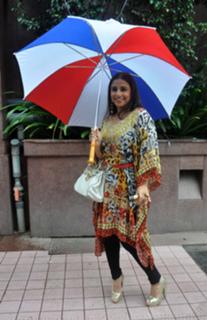 Vidya Balan feet photo thumbnail