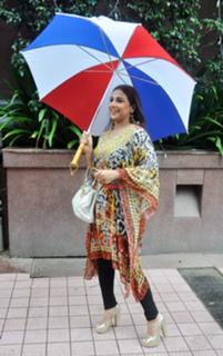 Vidya Balan feet photo thumbnail
