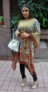 Vidya Balan feet photo thumbnail