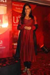 Vidya Balan feet photo thumbnail