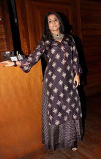Vidya Balan feet photo thumbnail