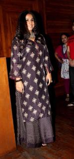 Vidya Balan feet photo thumbnail