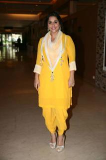 Vidya Balan feet photo thumbnail