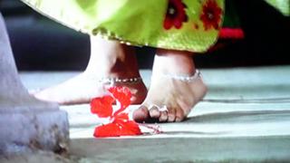 Vidya Balan feet photo thumbnail