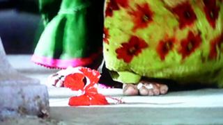 Vidya Balan feet photo thumbnail