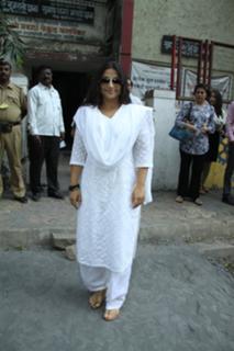 Vidya Balan feet photo thumbnail