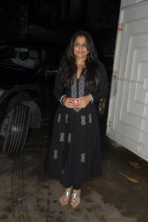 Vidya Balan feet photo thumbnail