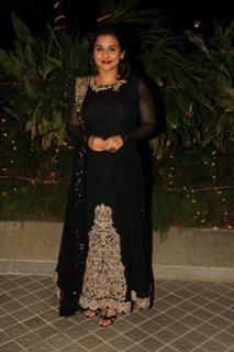 Vidya Balan feet photo thumbnail