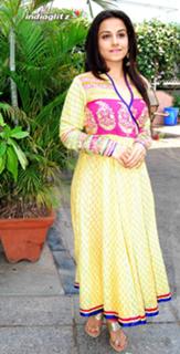 Vidya Balan feet photo thumbnail