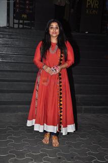 Vidya Balan feet photo thumbnail