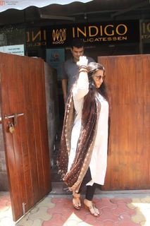 Vidya Balan feet photo thumbnail