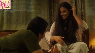 Vidya Balan feet photo thumbnail