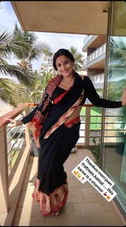Vidya Balan feet photo thumbnail