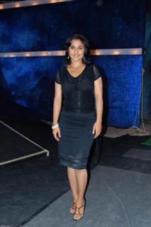 Vidya Balan feet photo thumbnail