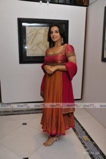 Vidya Balan feet photo thumbnail