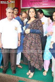 Vidya Balan feet photo thumbnail