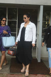 Vidya Balan feet photo thumbnail