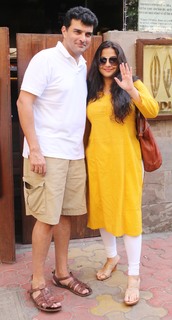 Vidya Balan feet photo thumbnail