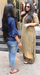Vidya Balan feet photo thumbnail