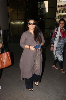 Vidya Balan feet photo thumbnail