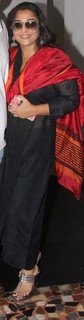 Vidya Balan feet photo thumbnail