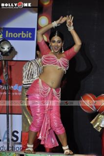 Vidya Balan feet photo thumbnail