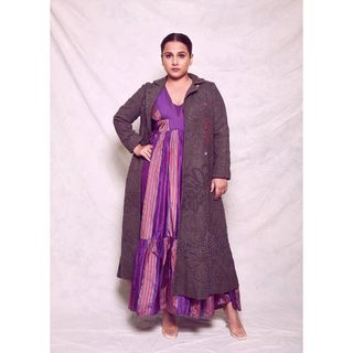 Vidya Balan feet photo thumbnail