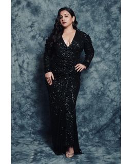 Vidya Balan feet photo thumbnail
