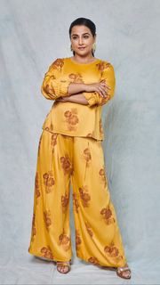 Vidya Balan feet photo thumbnail