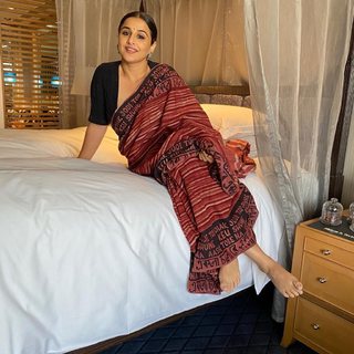 Vidya Balan feet photo thumbnail