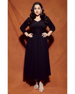 Vidya Balan feet photo thumbnail