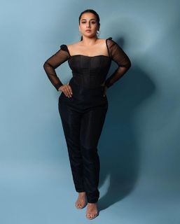Vidya Balan feet photo thumbnail