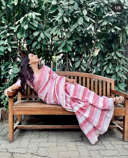 Vidya Balan feet photo thumbnail