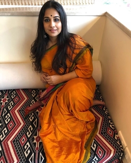 Vidya Balan feet photo thumbnail