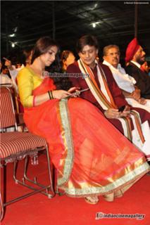 Vidya Balan feet photo thumbnail