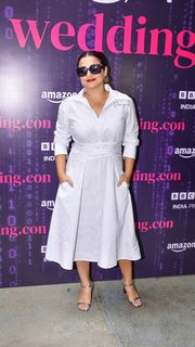 Vidya Balan feet photo thumbnail