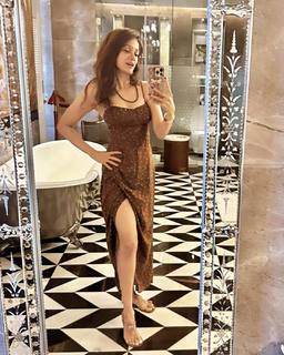 Vidya Malvade feet photo 13