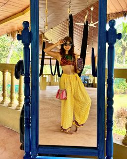 Vidya Malvade feet photo 13